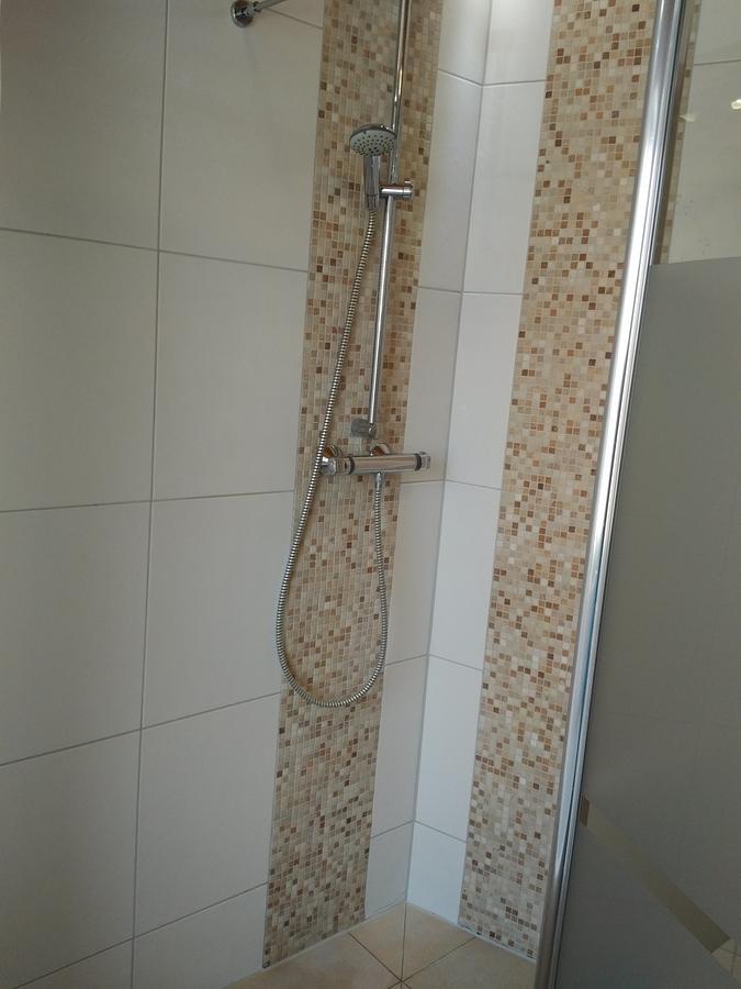 Aaron - Privatunterkunft Maagdenburg Buitenkant foto