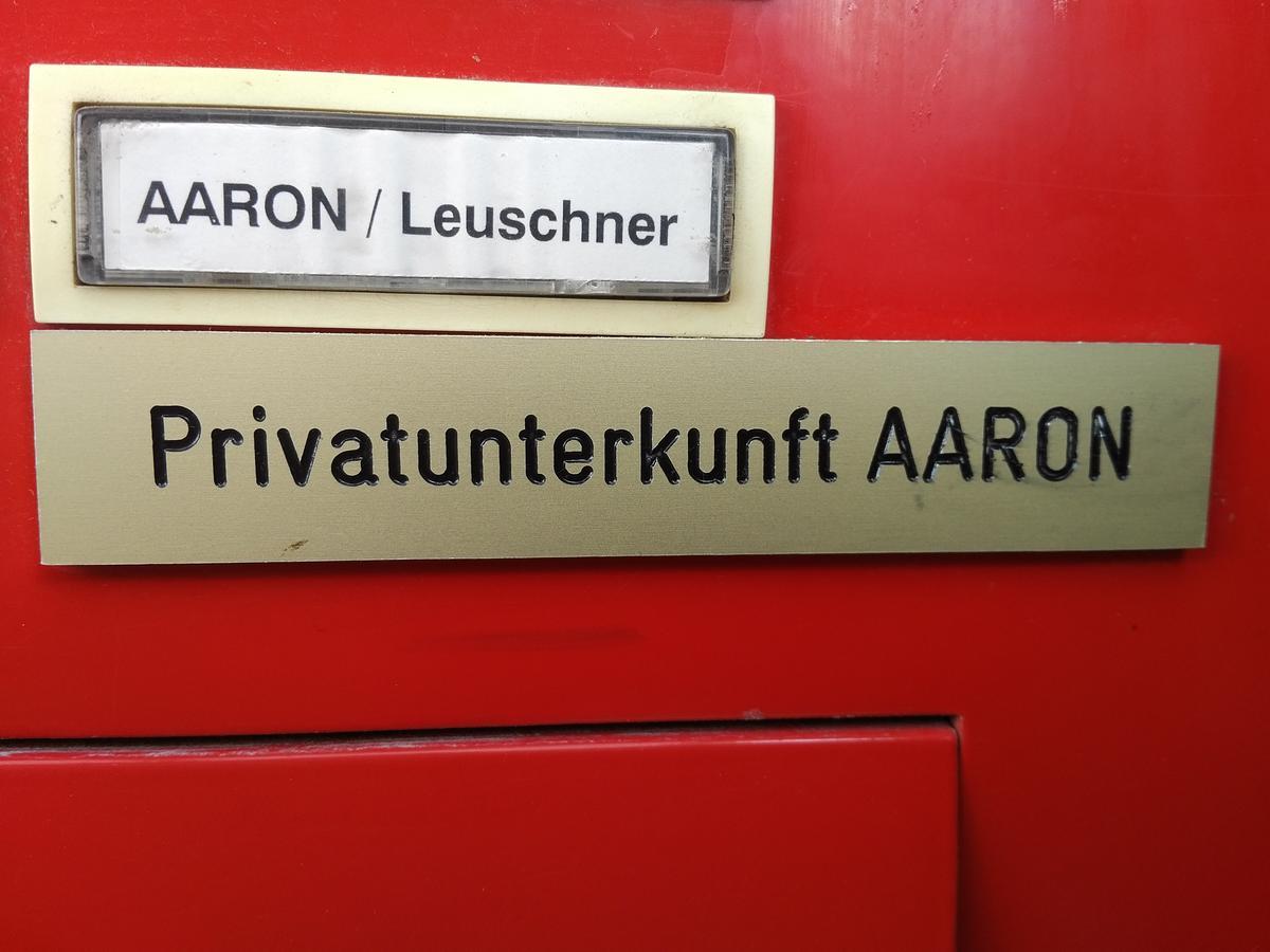 Aaron - Privatunterkunft Maagdenburg Buitenkant foto